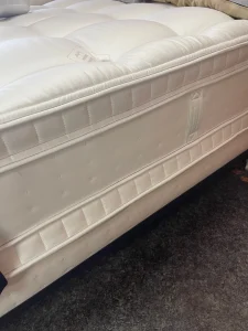 can you flip a pillow top mattress, double pillow top king size mattress, mattress flipping benefits, flippable mattress, pillow top latex, eurotop, euro top mattress, double pillow, natural double pillow top, double sided mattress, flippable mattress